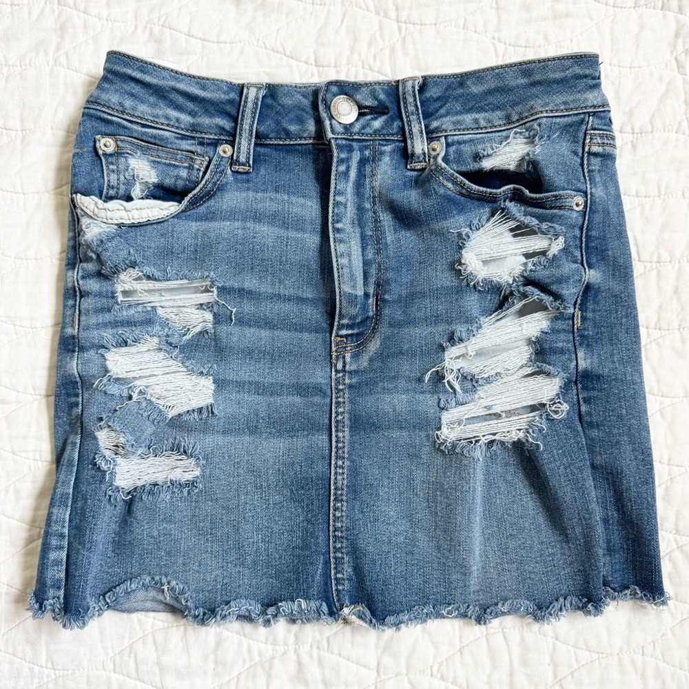 American Eagle Boho Distressed Denim Mini Skirt Size 6 Raw Hem Grunge Stretch